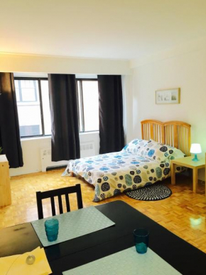 Stylish Montreal Apartment Comfortable Stay in the Golden Square Mile